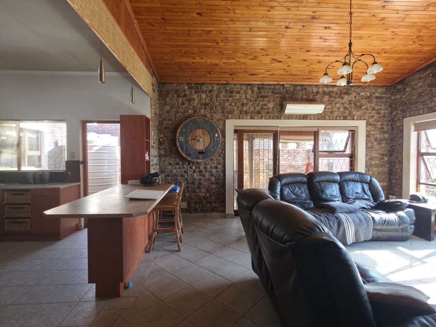 4 Bedroom Property for Sale in Noorsekloof Eastern Cape